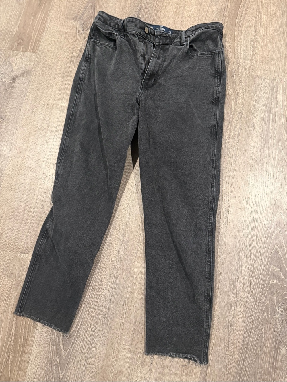 Hollister Men's Washed Black Straight Jeans
